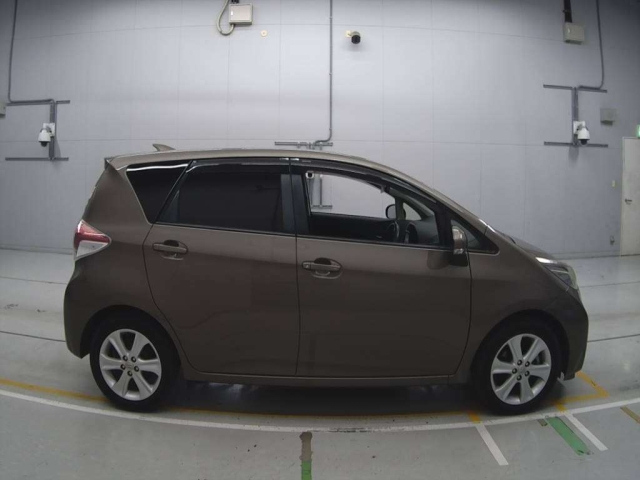 TOYOTA RACTIS 2015