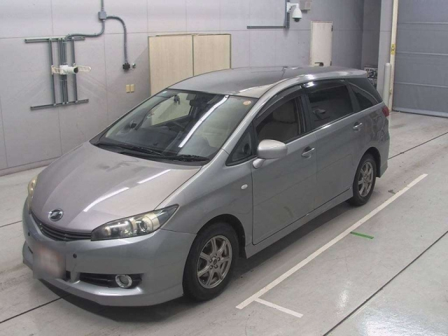 TOYOTA WISH 2010