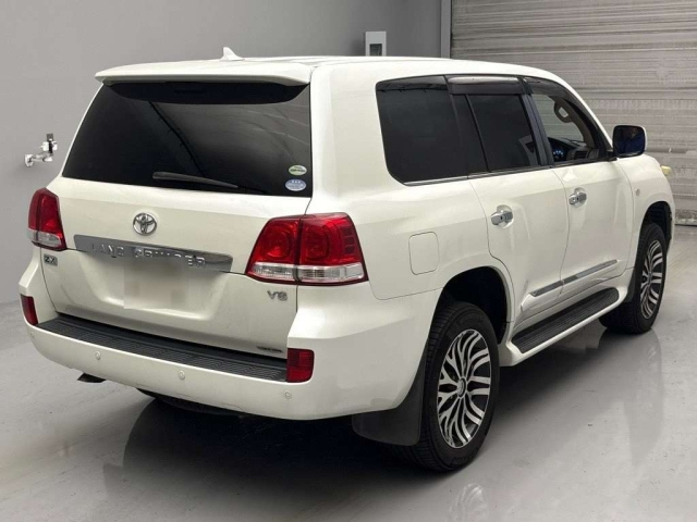TOYOTA LAND CRUISER 2011