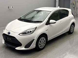 TOYOTA AQUA 2019