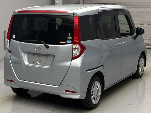 TOYOTA ROOMY 2016