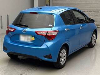 TOYOTA VITZ 2017