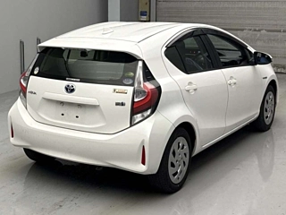 TOYOTA AQUA 2019