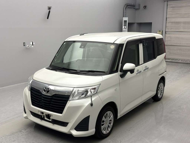 TOYOTA ROOMY 2017