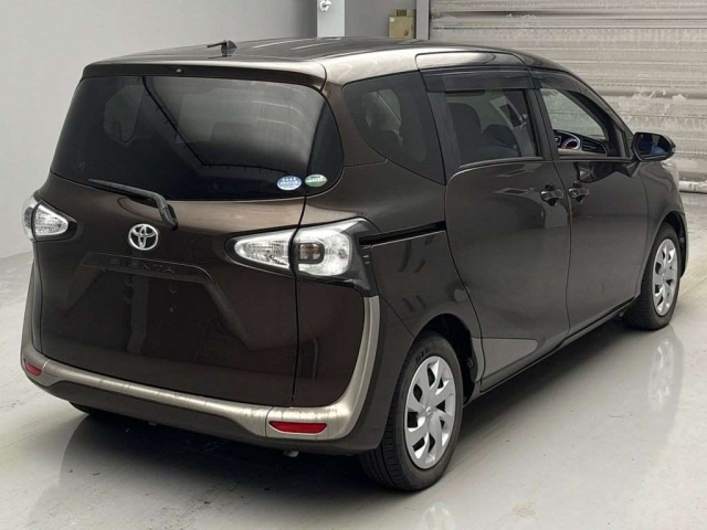 TOYOTA SIENTA 2015