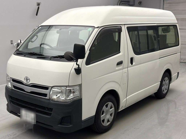 TOYOTA HIACE VAN 2013