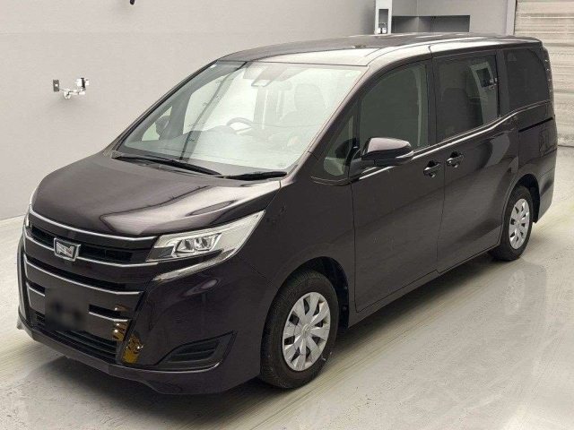 TOYOTA NOAH 2021
