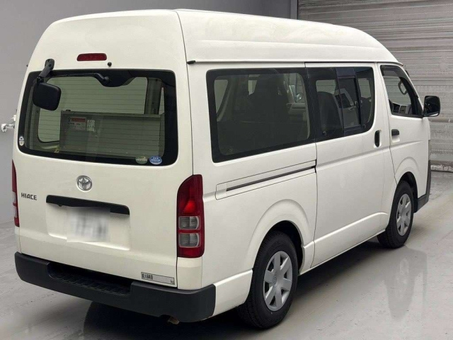 TOYOTA HIACE VAN 2013