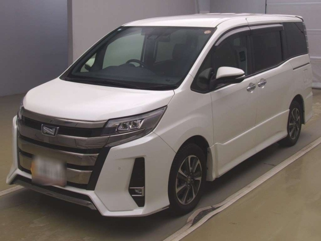 TOYOTA NOAH 2020