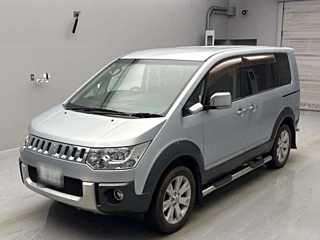 MITSUBISHI DELICA D5 2010