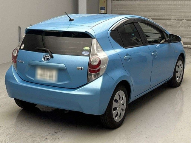 TOYOTA AQUA 2013