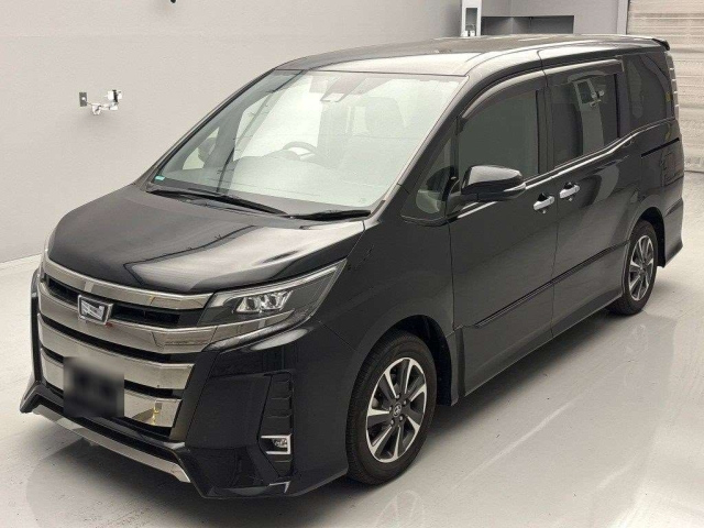 TOYOTA NOAH 2018