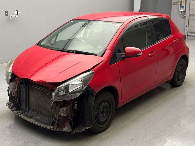 TOYOTA VITZ 2015