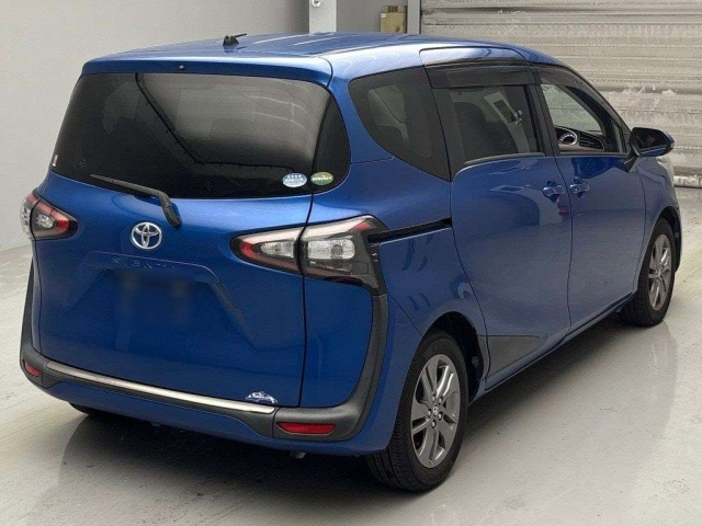TOYOTA SIENTA 2015