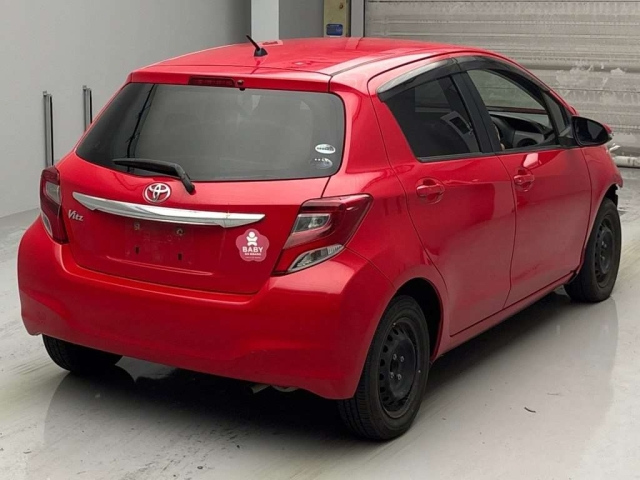 TOYOTA VITZ 2015