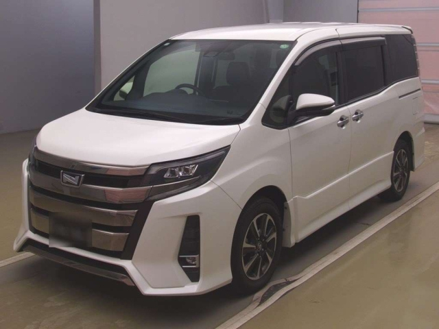 TOYOTA NOAH 2018