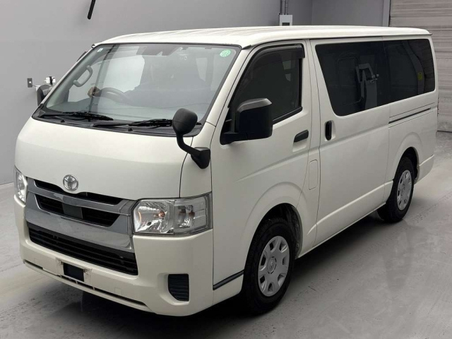 TOYOTA HIACE VAN 2020