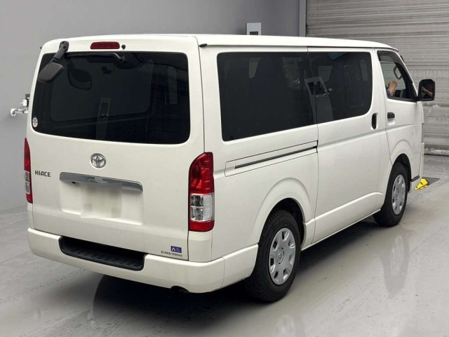 TOYOTA HIACE VAN 2020