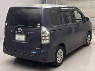TOYOTA VOXY 2011