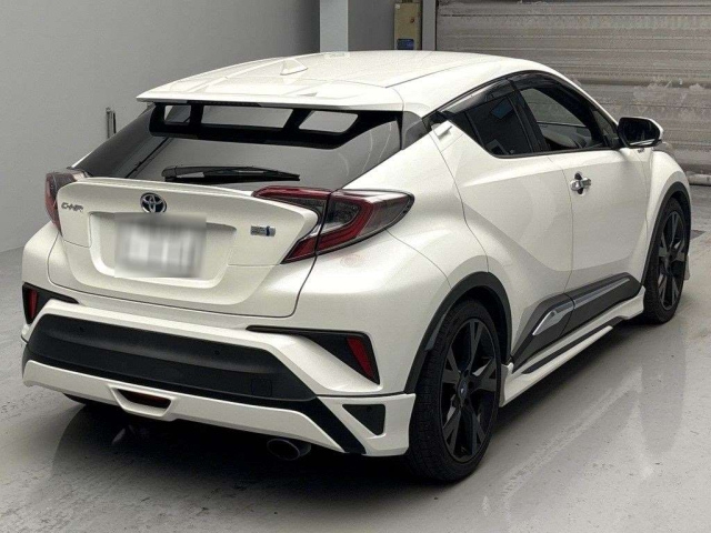 TOYOTA C-HR 2017