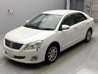 TOYOTA PREMIO 2013