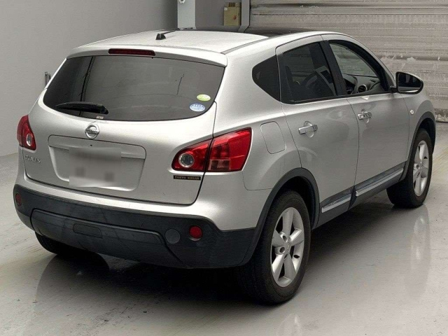 NISSAN DUALIS 2010