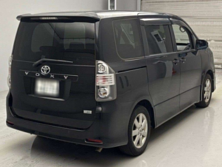 TOYOTA VOXY 2009