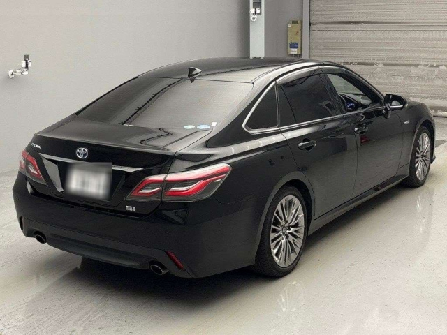 TOYOTA CROWN 2018