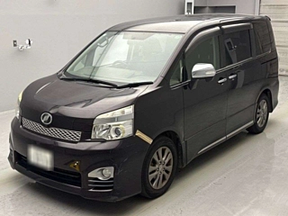 TOYOTA VOXY 2013