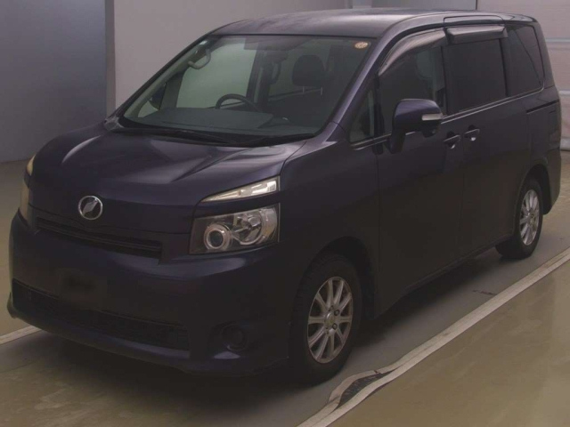 TOYOTA VOXY 2009