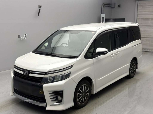TOYOTA VOXY 2015