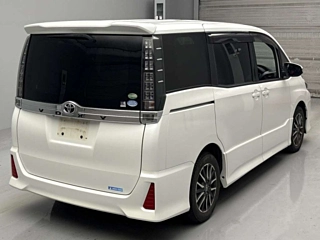 TOYOTA VOXY 2015