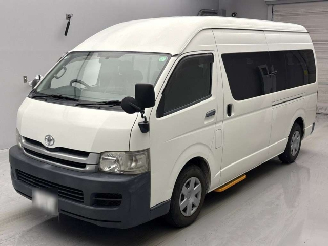 TOYOTA HIACE 2008