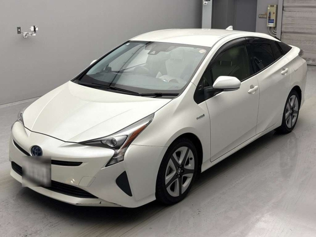 TOYOTA PRIUS 2016