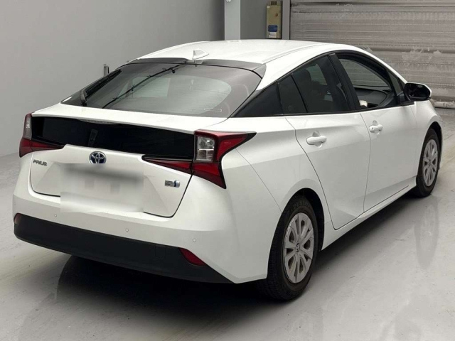 TOYOTA PRIUS 2021