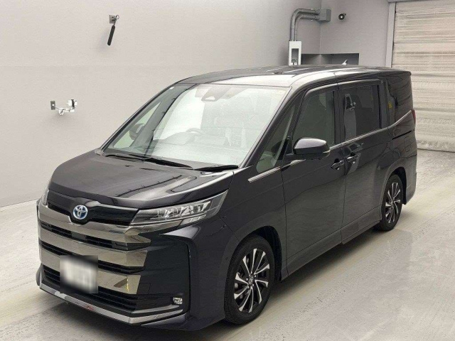 TOYOTA NOAH 2024
