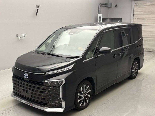 TOYOTA VOXY 2022