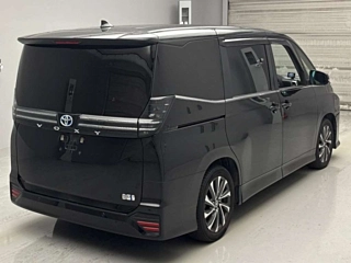 TOYOTA VOXY 2022