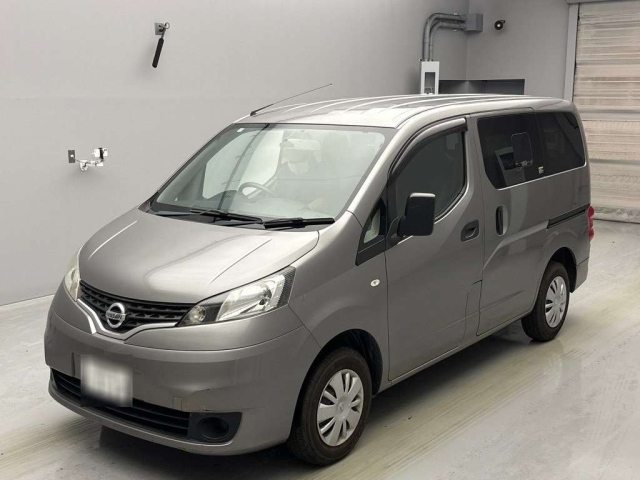 NISSAN NV200 2018
