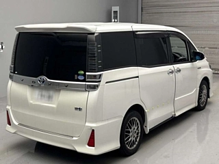TOYOTA VOXY 2018