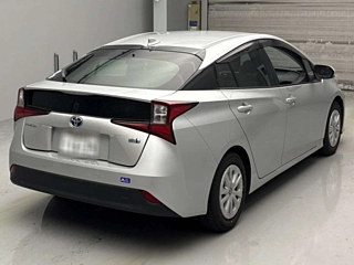 TOYOTA PRIUS 2021