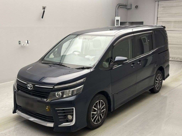 TOYOTA VOXY 2014