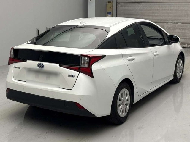 TOYOTA PRIUS 2021