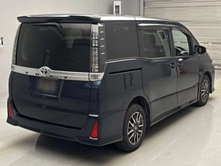 TOYOTA VOXY 2014