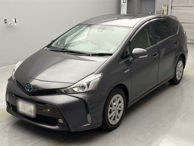 TOYOTA PRIUS ALPHA 2017
