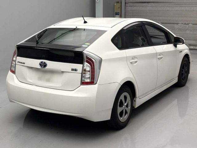 TOYOTA PRIUS 2014