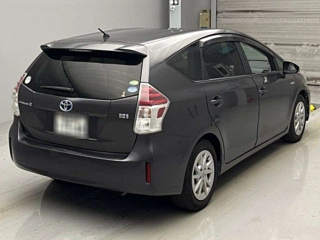 TOYOTA PRIUS ALPHA 2017