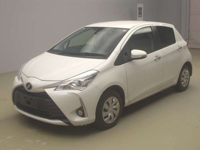 TOYOTA VITZ 2019