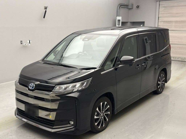 TOYOTA NOAH 2022