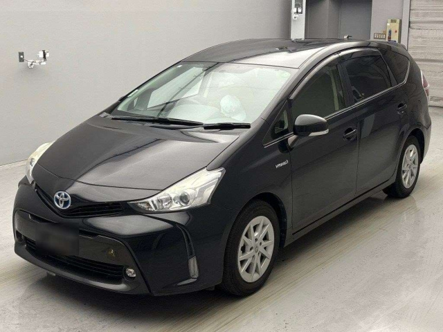 TOYOTA PRIUS ALPHA 2015